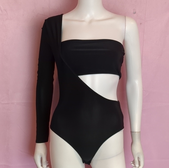 Nasty Gal Cut Out of Excuses One Shoulder Bodysuit in Black size 6 - Picture 1 of 5